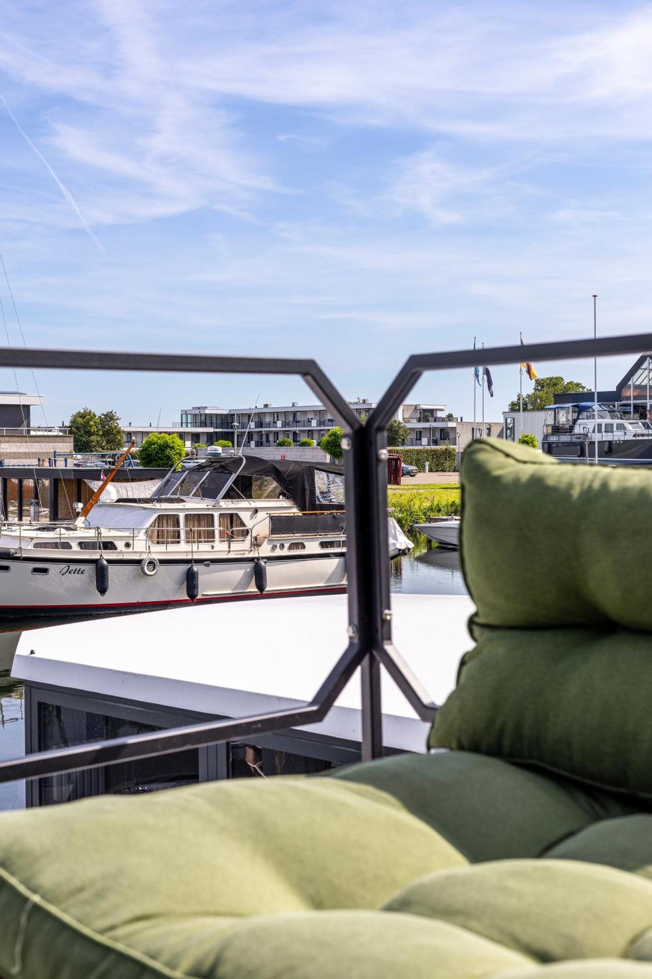 Cosy Tiny Houseboats Near Beach And Restaurants By Weltevreden Experience Zeewolde Dış mekan fotoğraf
