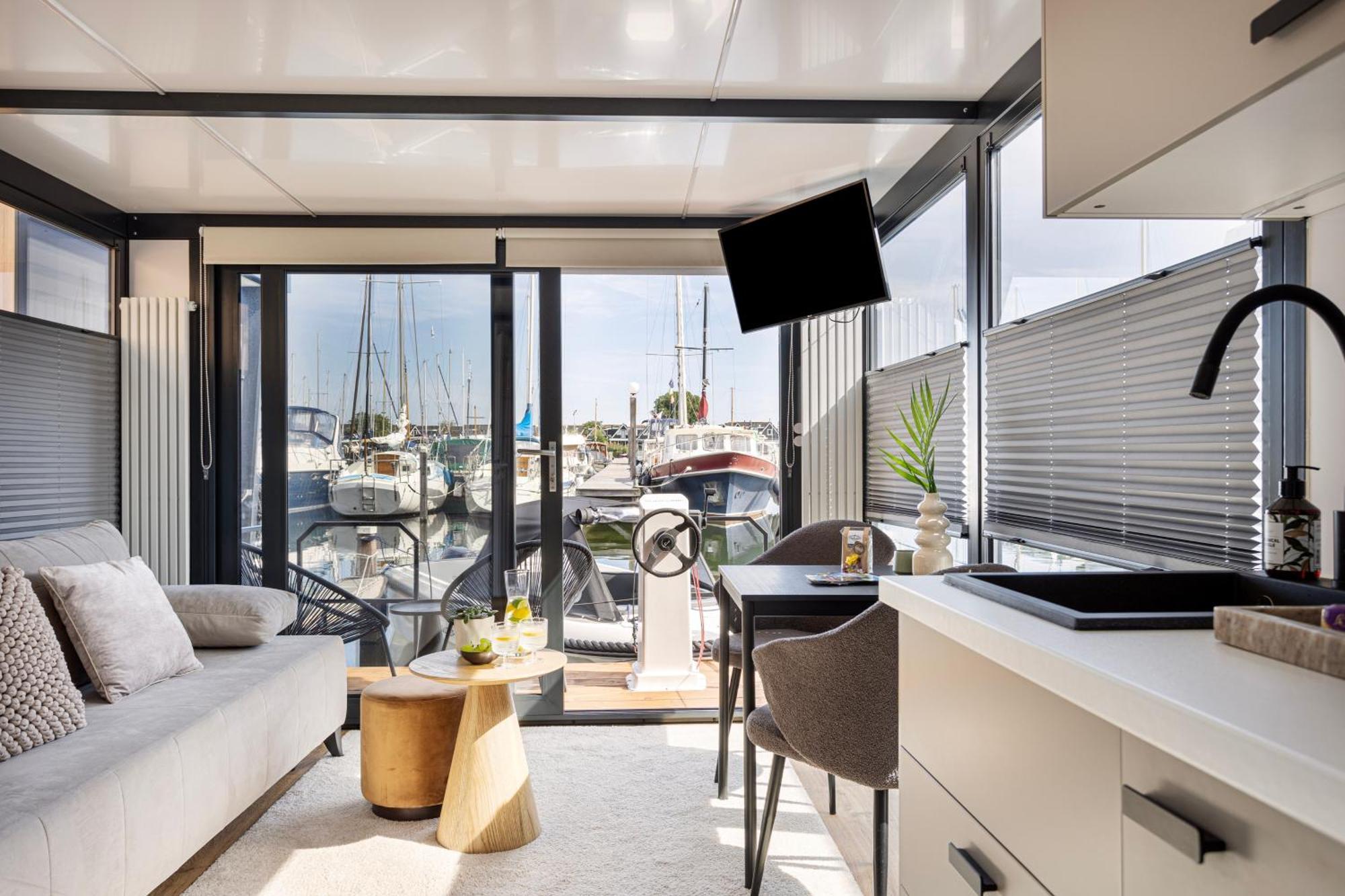 Cosy Tiny Houseboats Near Beach And Restaurants By Weltevreden Experience Zeewolde Dış mekan fotoğraf